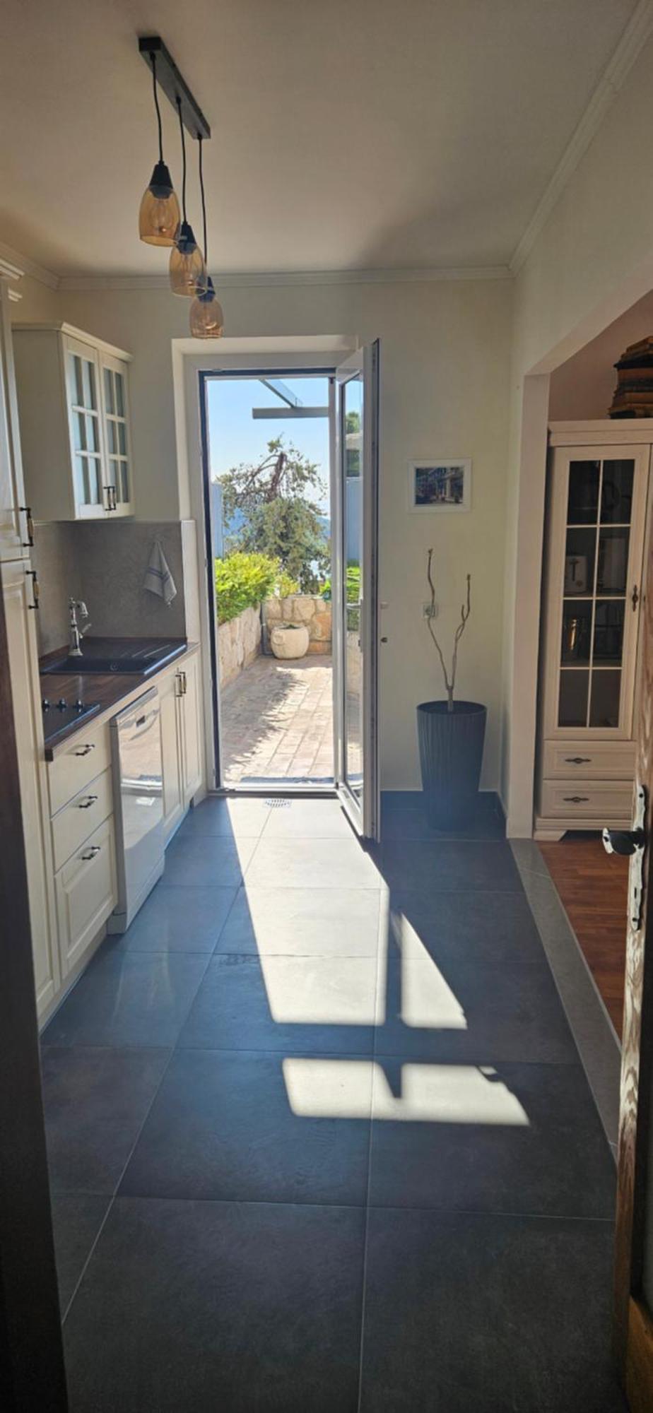 Dubrovniks Views From A Spacious Terrace Appartement *